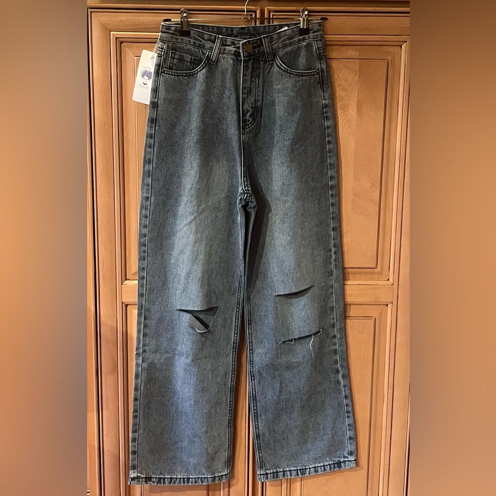 NWT Distressed High Waisted Baggy Vintage Jeans